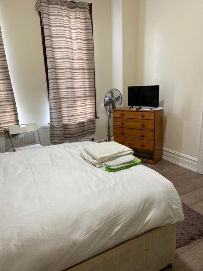 Hotel Glory House à Ilford Extérieur photo
